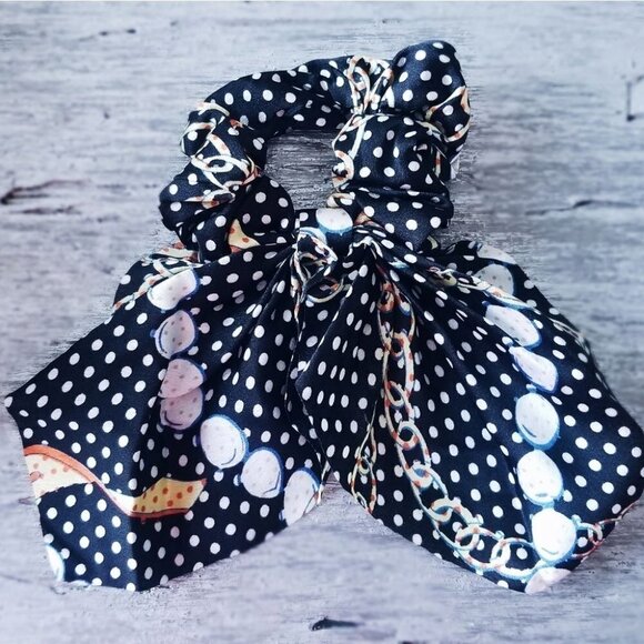 New! CHAIN PRINT Bow knot Scrunchie - Picture 4 of 11